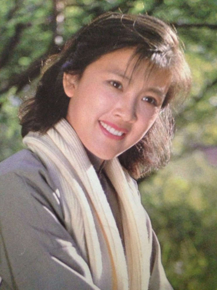 演员宋春丽:因拍戏终身不育,61岁却如愿当上母亲,自称无怨无悔