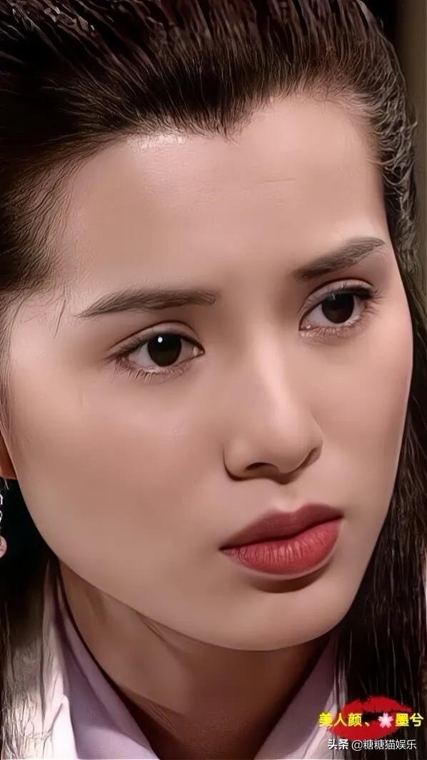当李若彤遇到刘亦菲时，两大女神，谁的小龙女更美一筹？