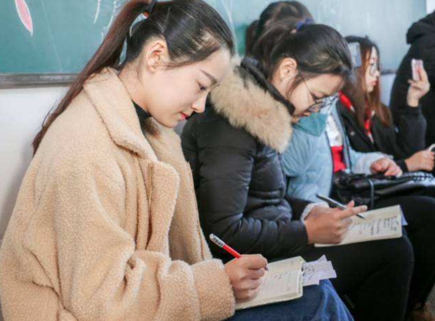 教师资格门槛提高：师范专业优势不突出，师范生将何去何从？