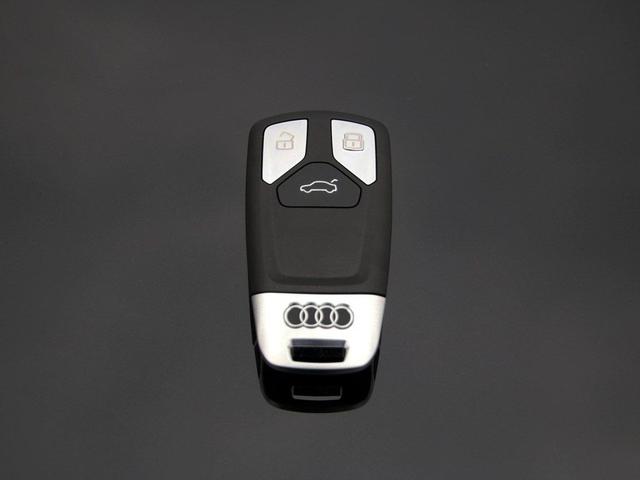 奥迪a3车钥匙怎么换电池