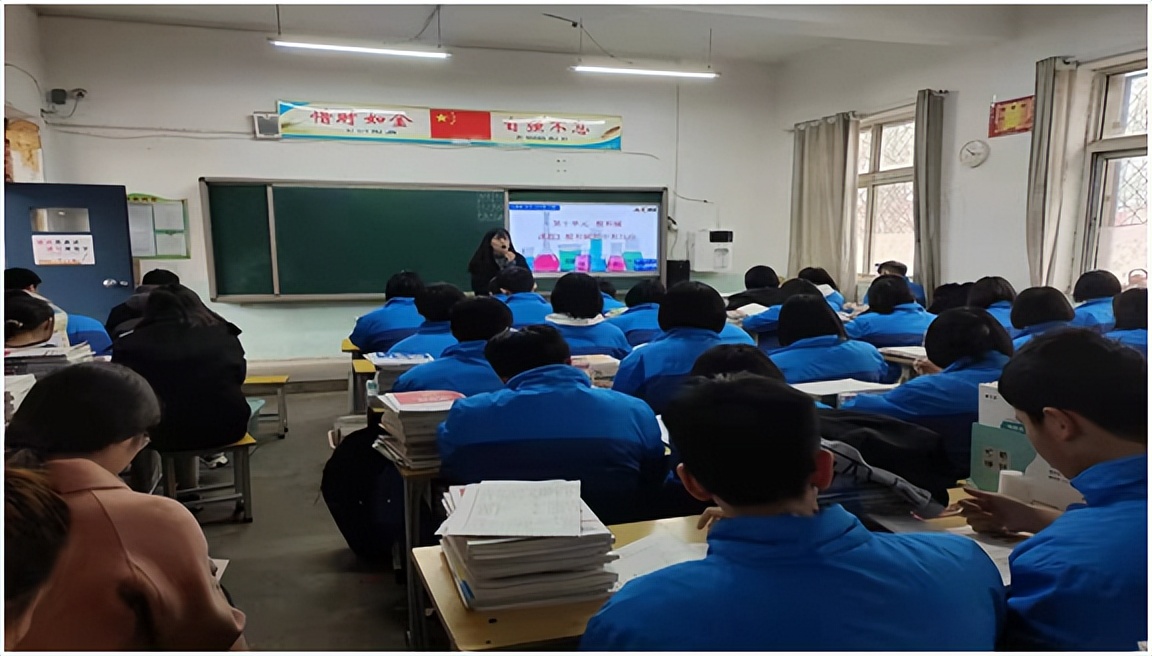 展课堂风采，促教师成长 魏县第十六中学举行公开课活动