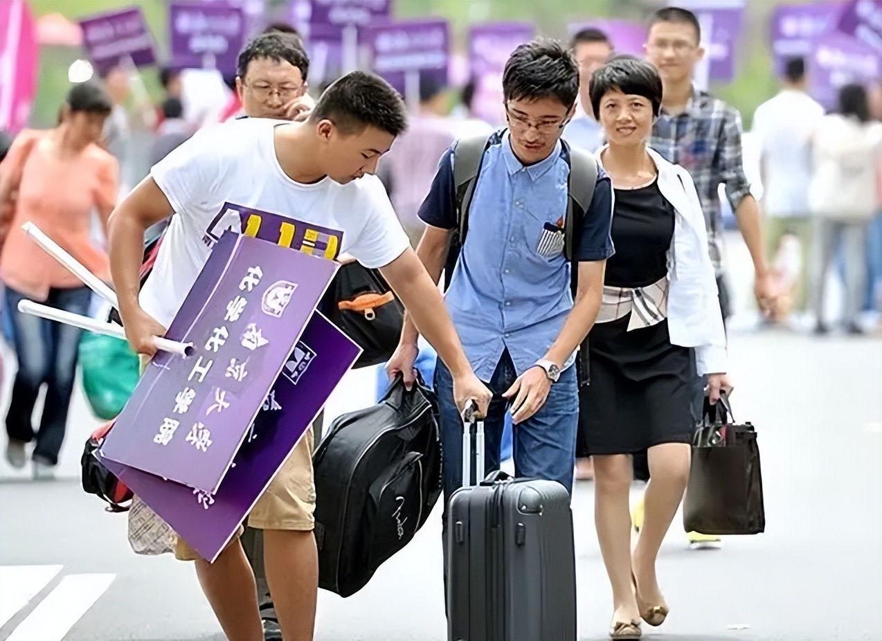 过来人走心分享，省内上大学和省外上大学区别很大，考生要了解