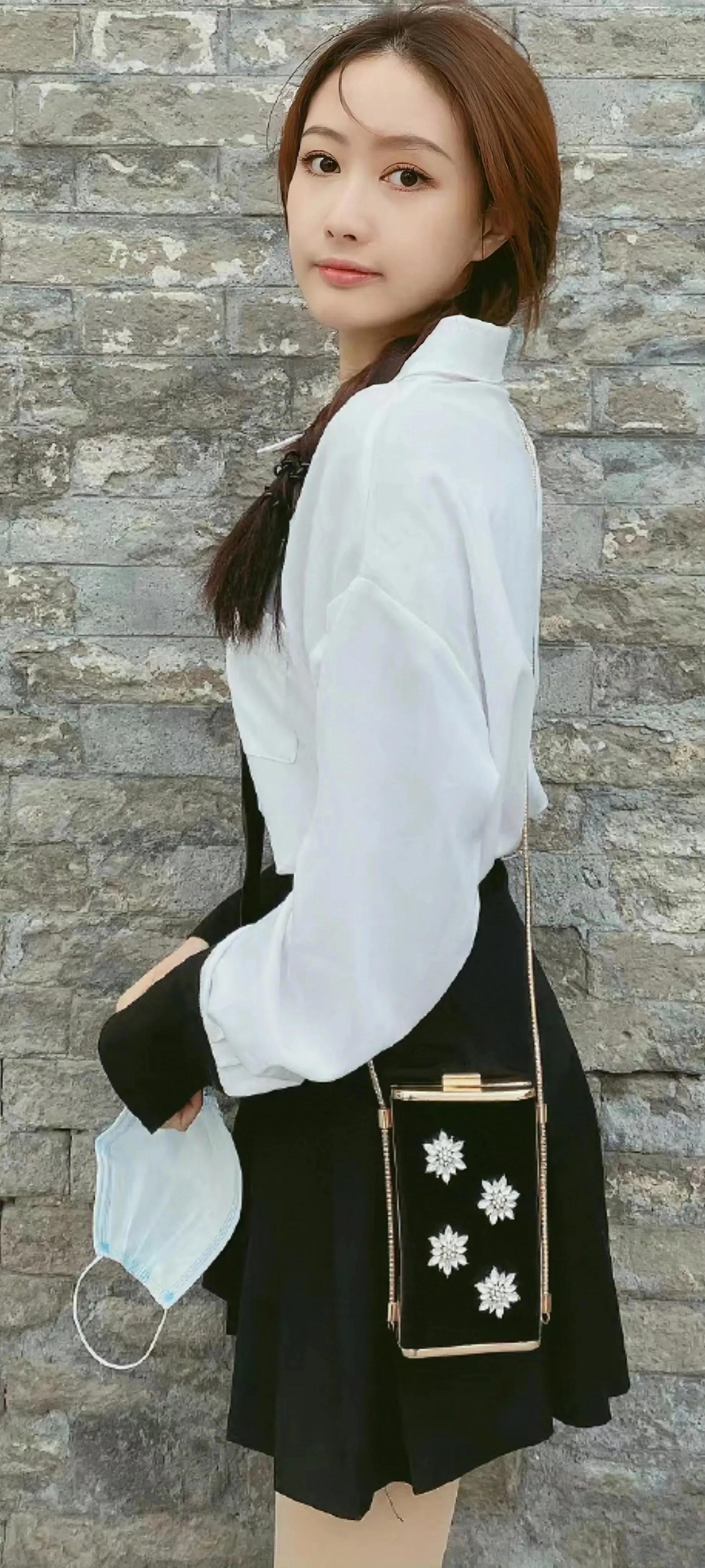 端庄美丽的张子璇