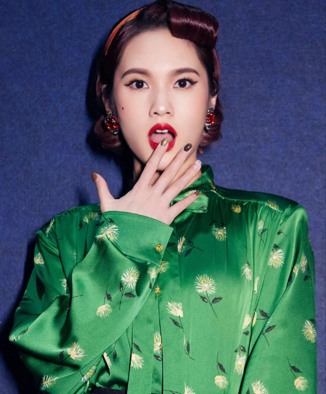 别再拿网图去找美甲师了，学会这样选美甲款式，让你精致到骨子里