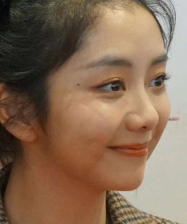 又一组热巴未修图曝光!方形脸痘痘肌,内娱颜值天花板滤镜粉碎