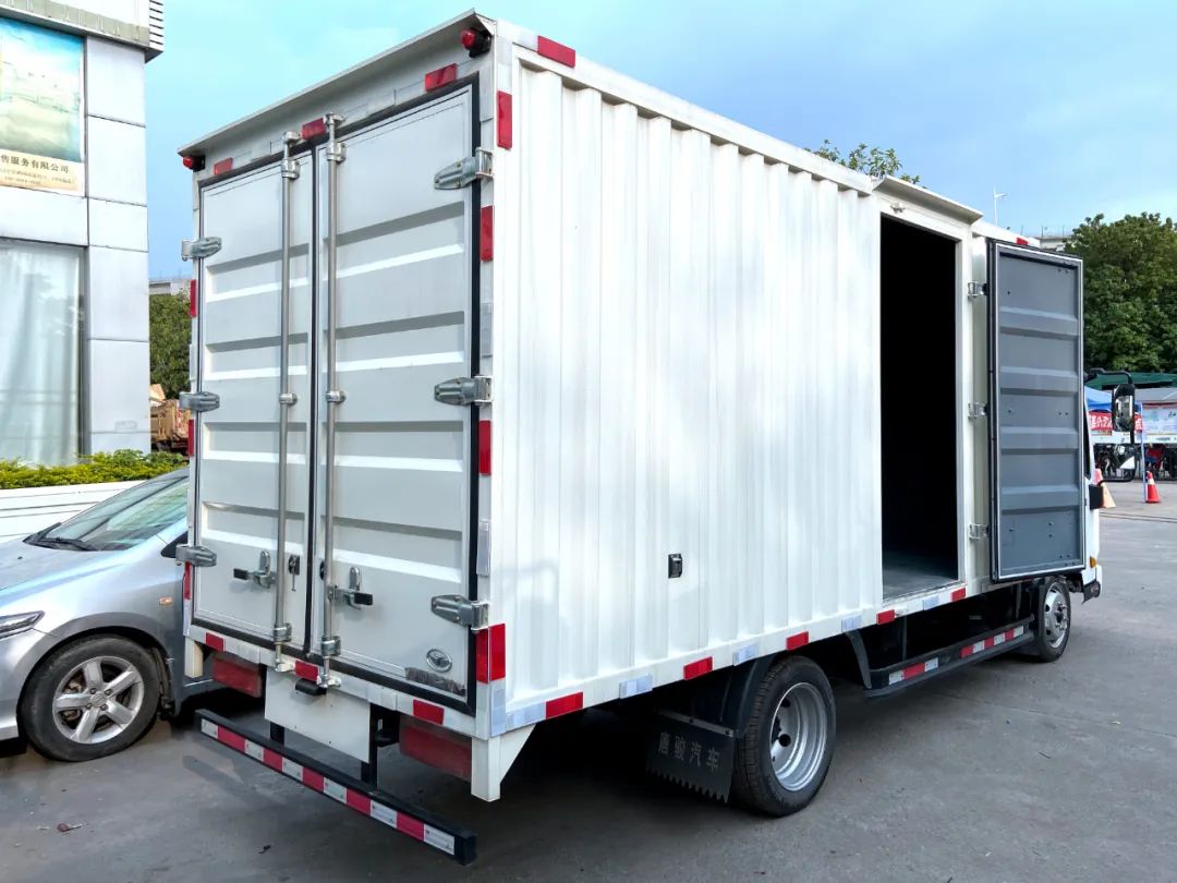 当微卡配上轻卡的货箱,既能装又便宜!只要7万的金利卡Ⅱ评测