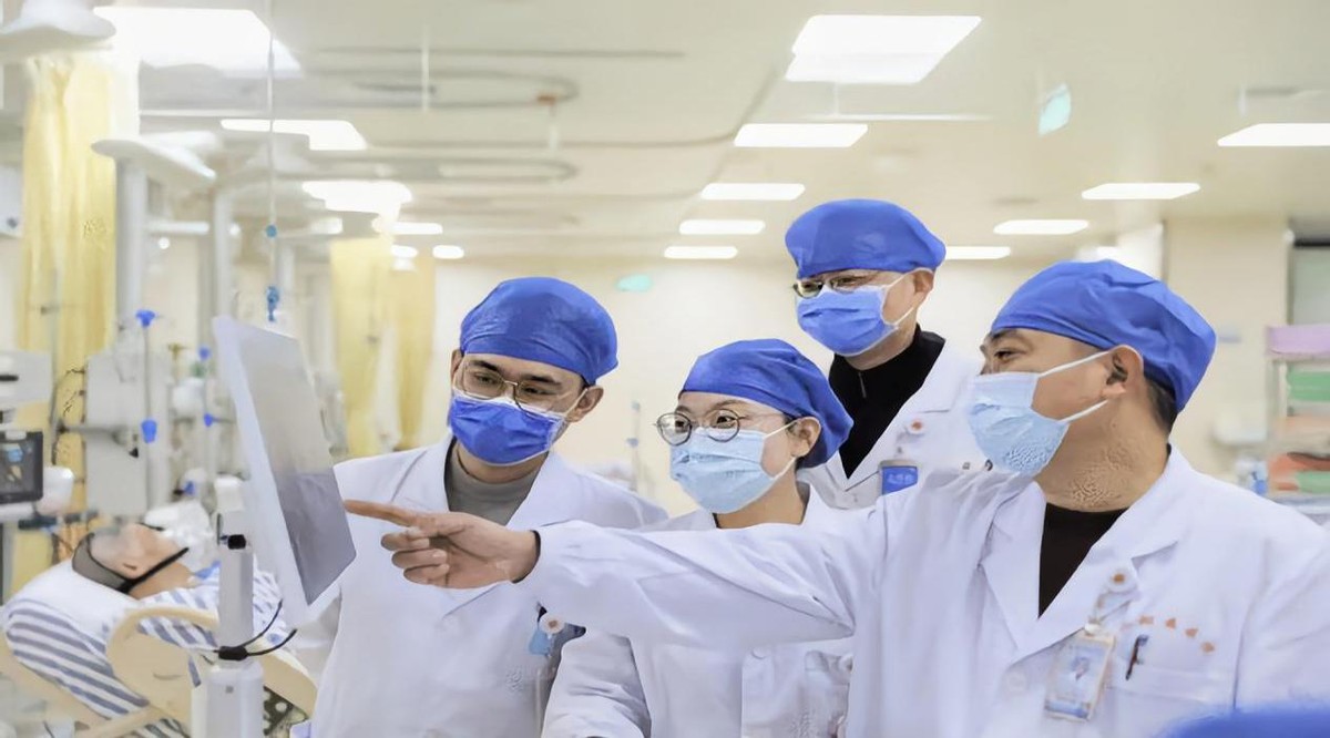 浙大“本硕连读”7年的学霸黄晓斌，医学院毕业后却转行卖面包