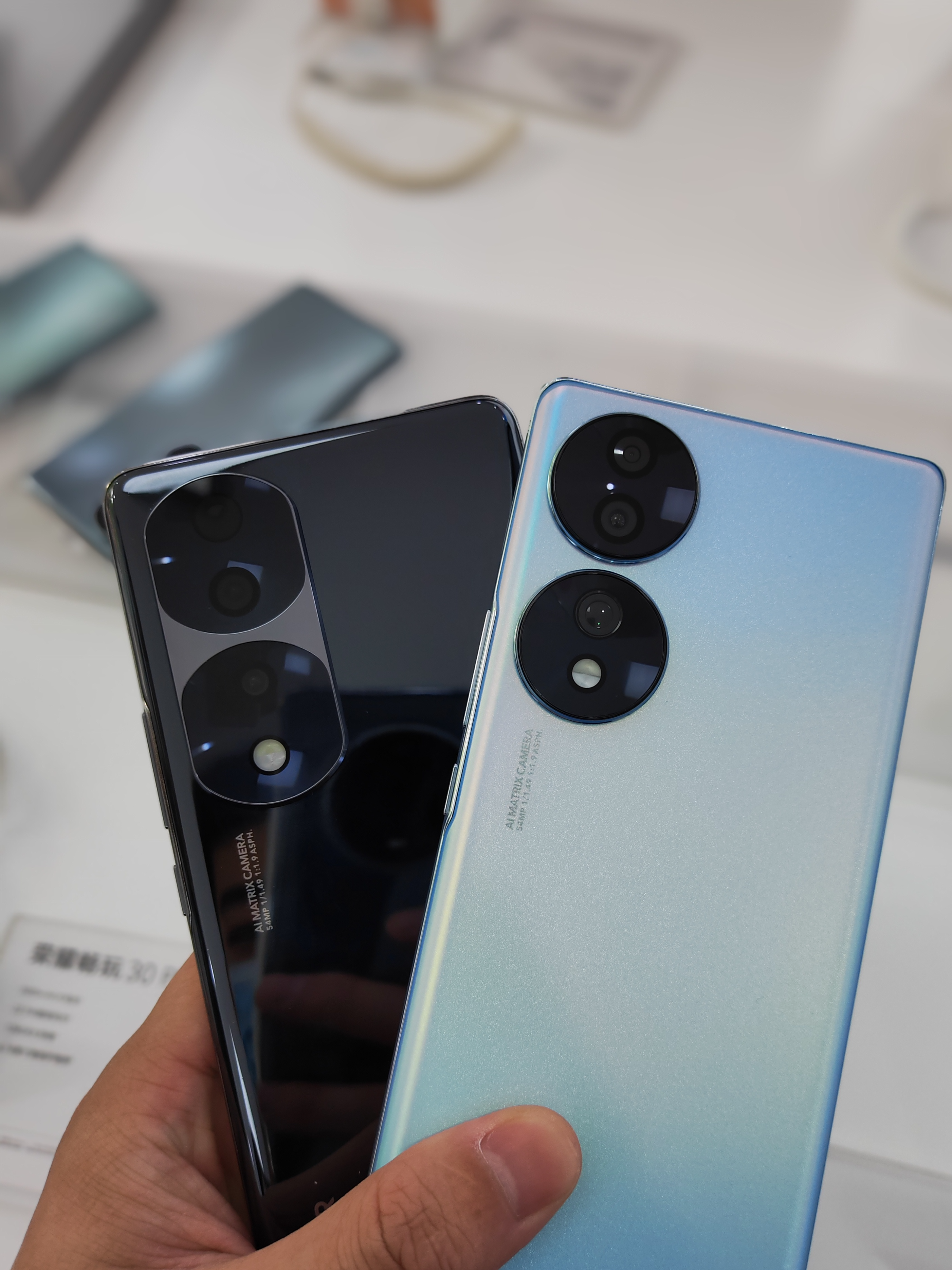 鴻蒙OS 3.0支持機型曝光，網友的關注點卻在有無榮耀