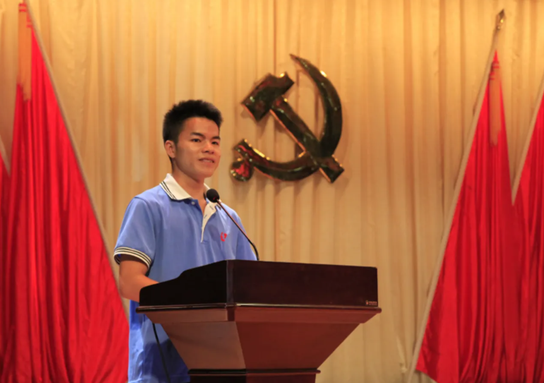 大学生入党难以把握，是辅导员负责还是党支书？学生早了解早准备