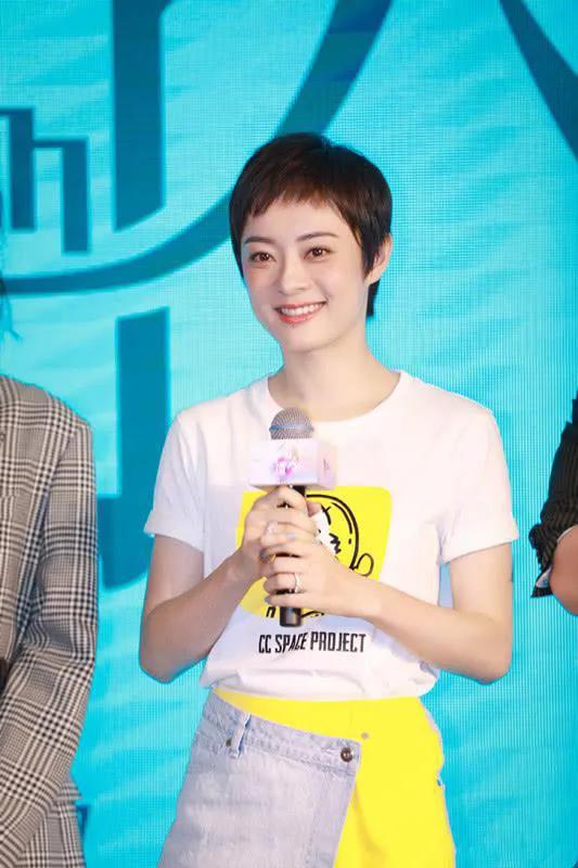 孙俪还是头发留长一点更好看，比短发多了温婉和优雅，多了女人味