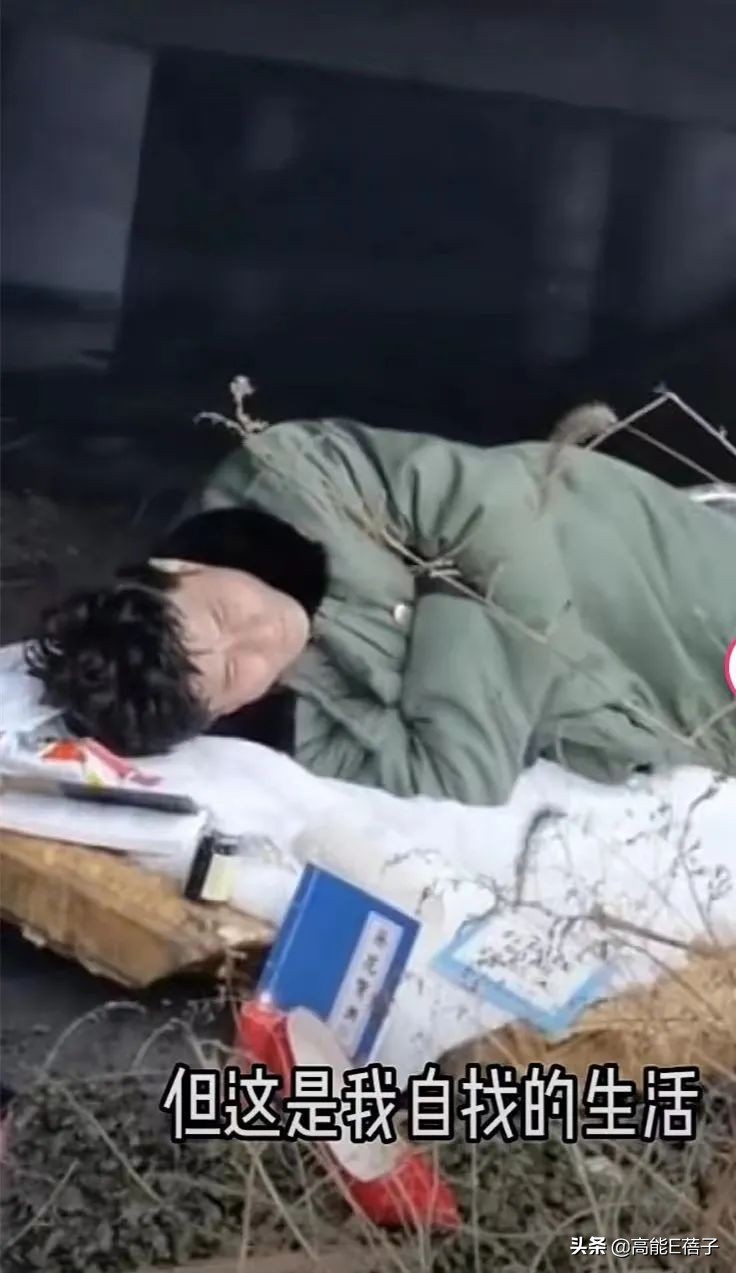 草根歌手刘晓东卖菜还债，自曝花光1000万负债230万