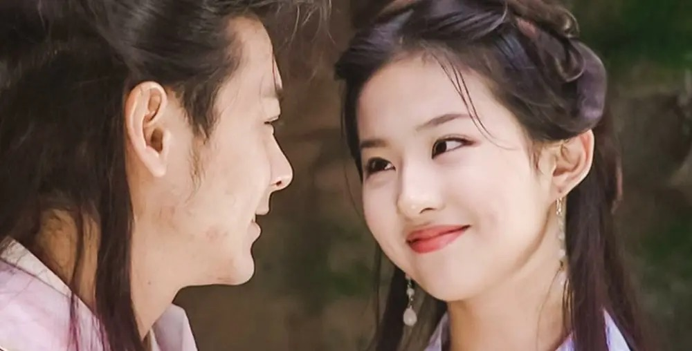 “呲牙咧嘴”别演回眸笑！有人回头一眼万年，有人我想给她按回去