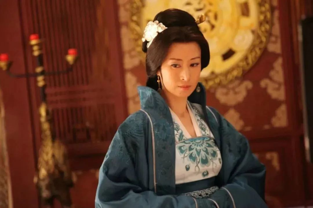 “离婚后至今单身”的10位女星，各有各的心酸，最长的已单身43年