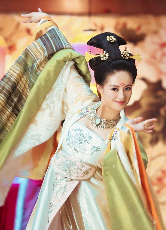 王力可:撞脸宁静阿娇,被称为央视亲女儿,演了无数女主剧仍不火