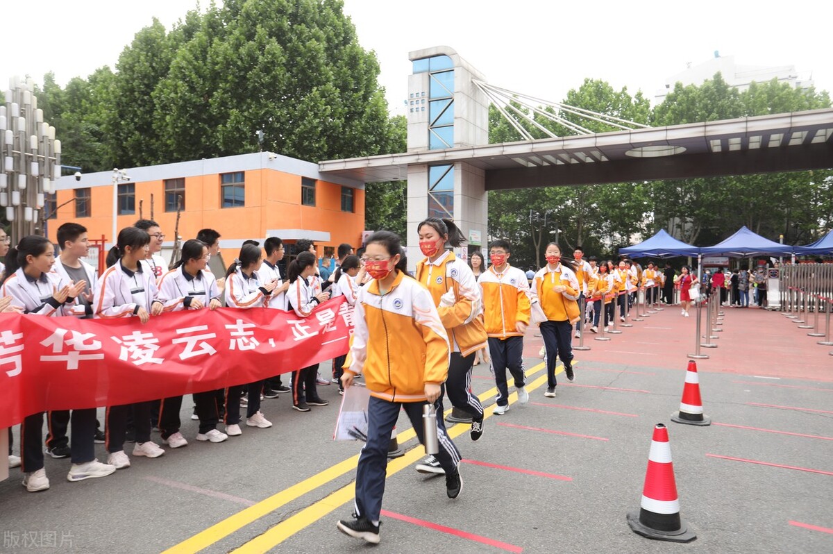 18年前，那个被迫当街杀猪卖肉的“北大才子”陆步轩，如今咋样了