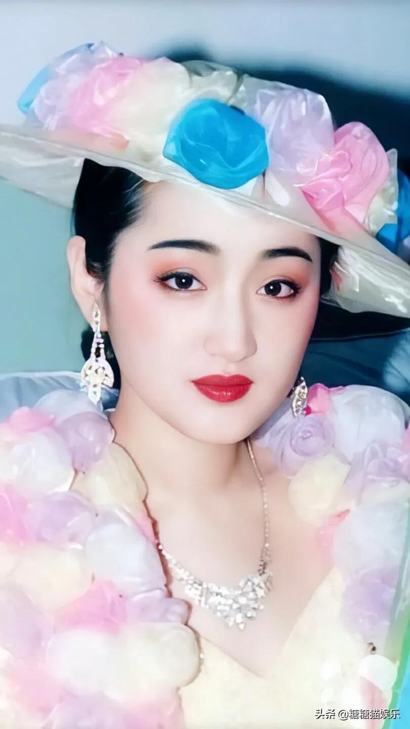 杨钰莹：清纯靓丽，甜美可人