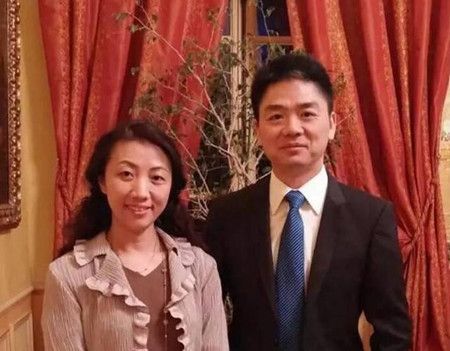 刘强东：考入名校上不起，村民凑钱让他读书，成功后回村发650万
