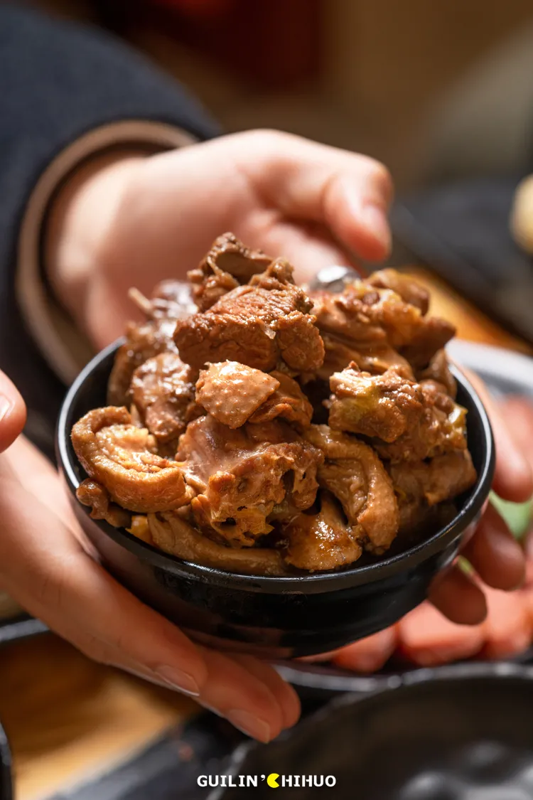 铁锅炖鱼贴饼子,铁锅炖鱼贴饼子怎么做