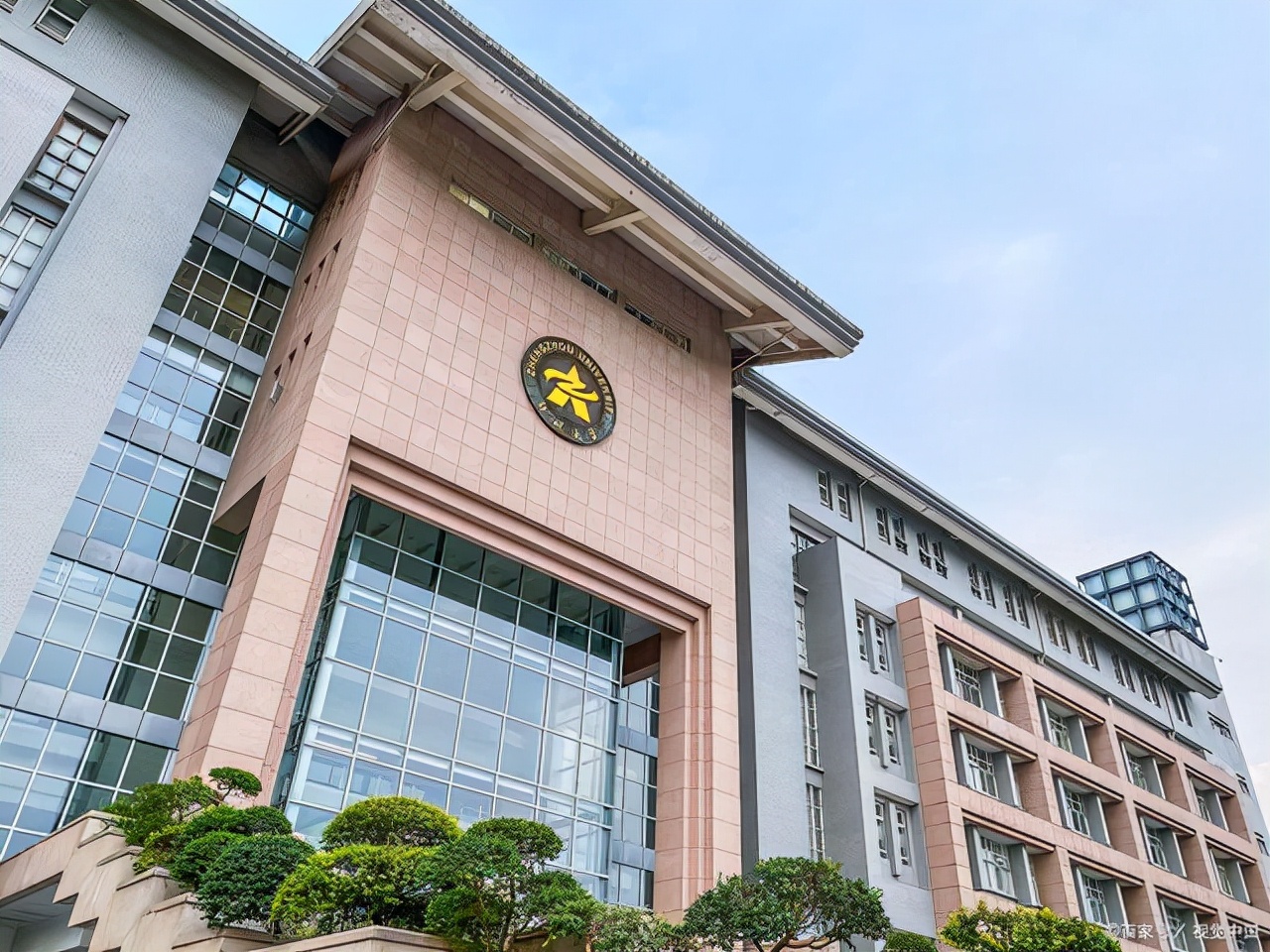 考生纠结：选云南大学还是郑州大学，哪一所更利于自身发展？