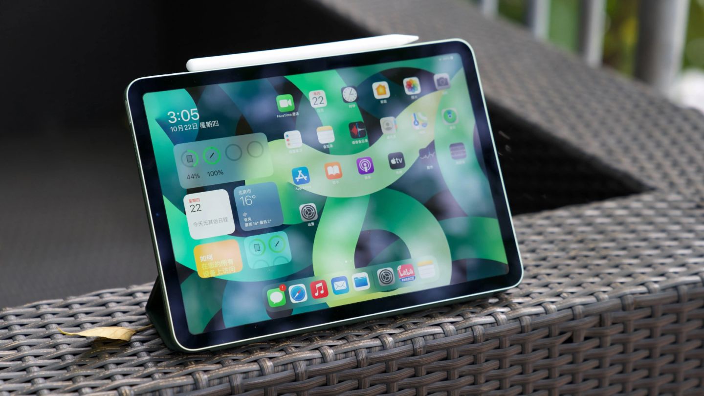 为什么苹果敢硬气继续让iPhone14用Lightning接口？