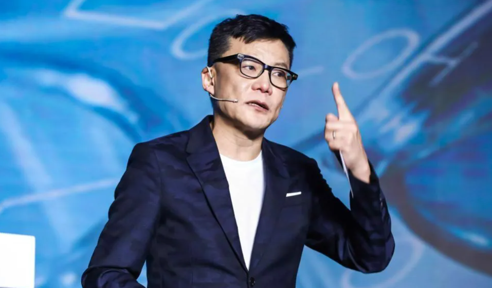 电商狂人到网红庆子，商业大佬真的越活越回去了吗？