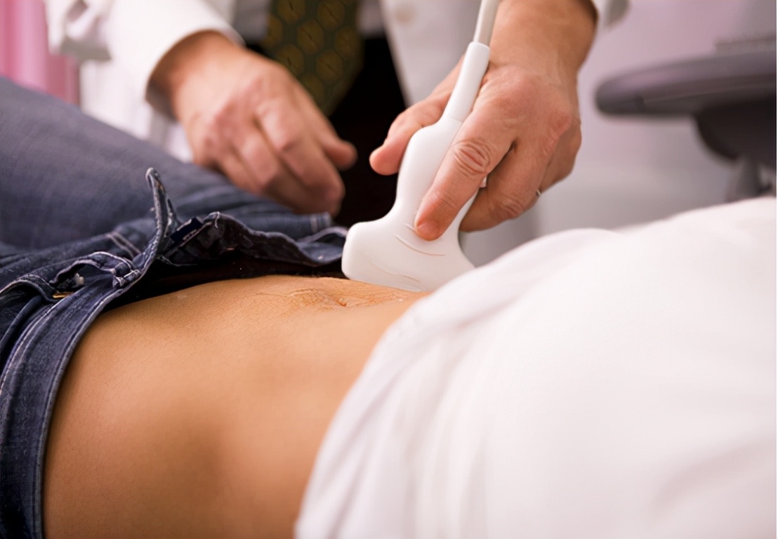 女性宫颈出现病变，腿部可能会发出“预警”，不妨留心观察下