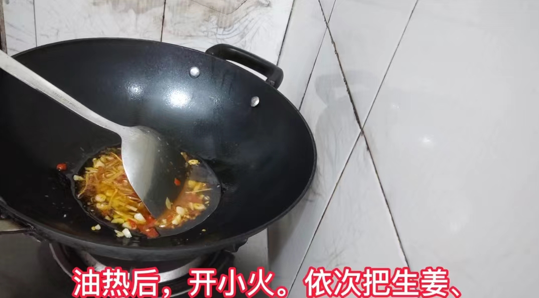 麻辣花甲怎么做最好吃（爆炒麻辣花甲做法）