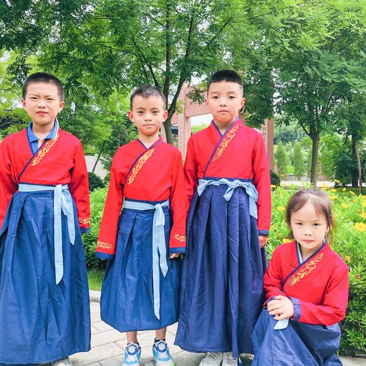 金桥小学参加“非遗传播周·青青艾草香悠悠故里情”主题活动