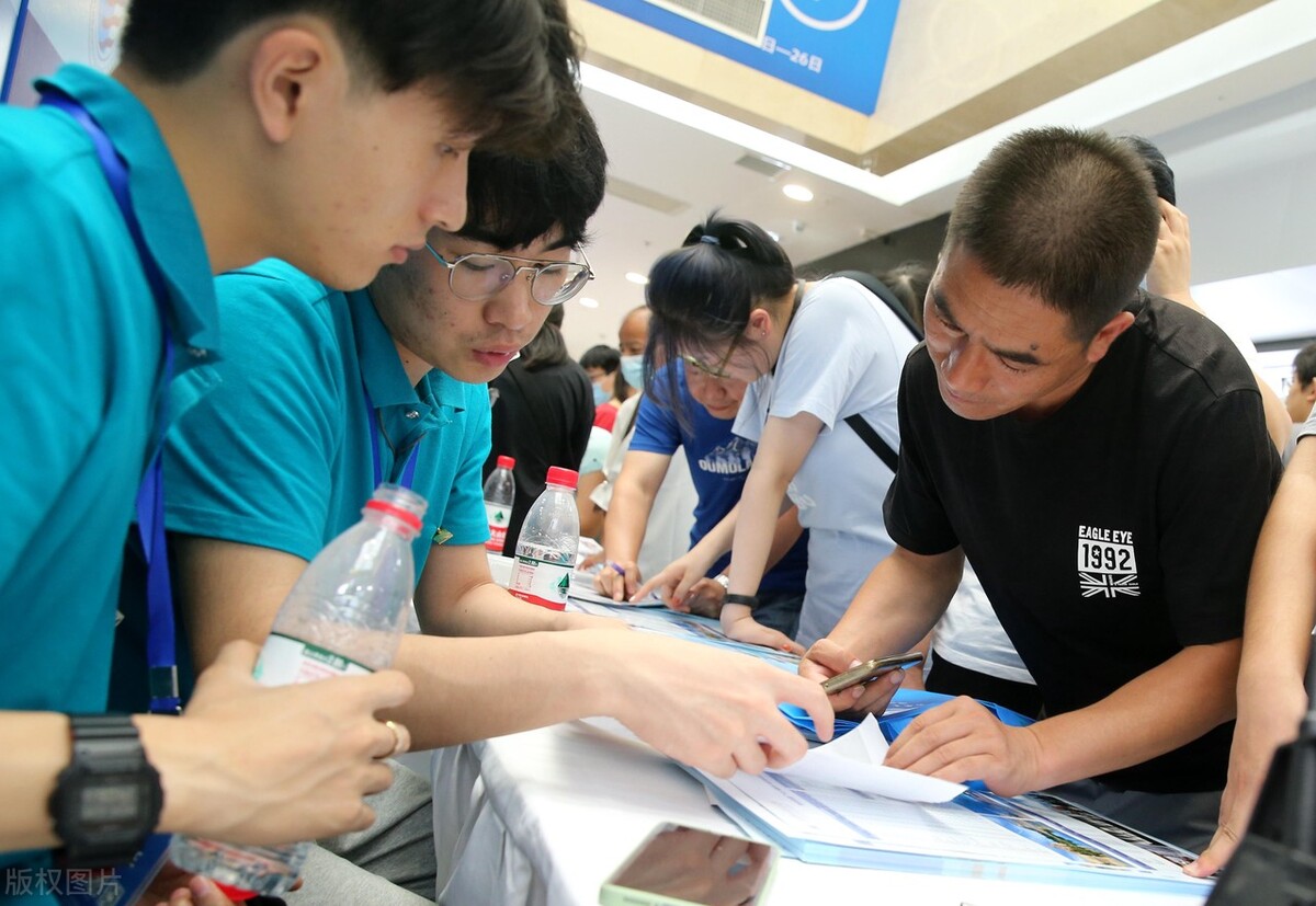 中考可以报几个志愿，填报志愿要注意什么？听听高中老师的建议