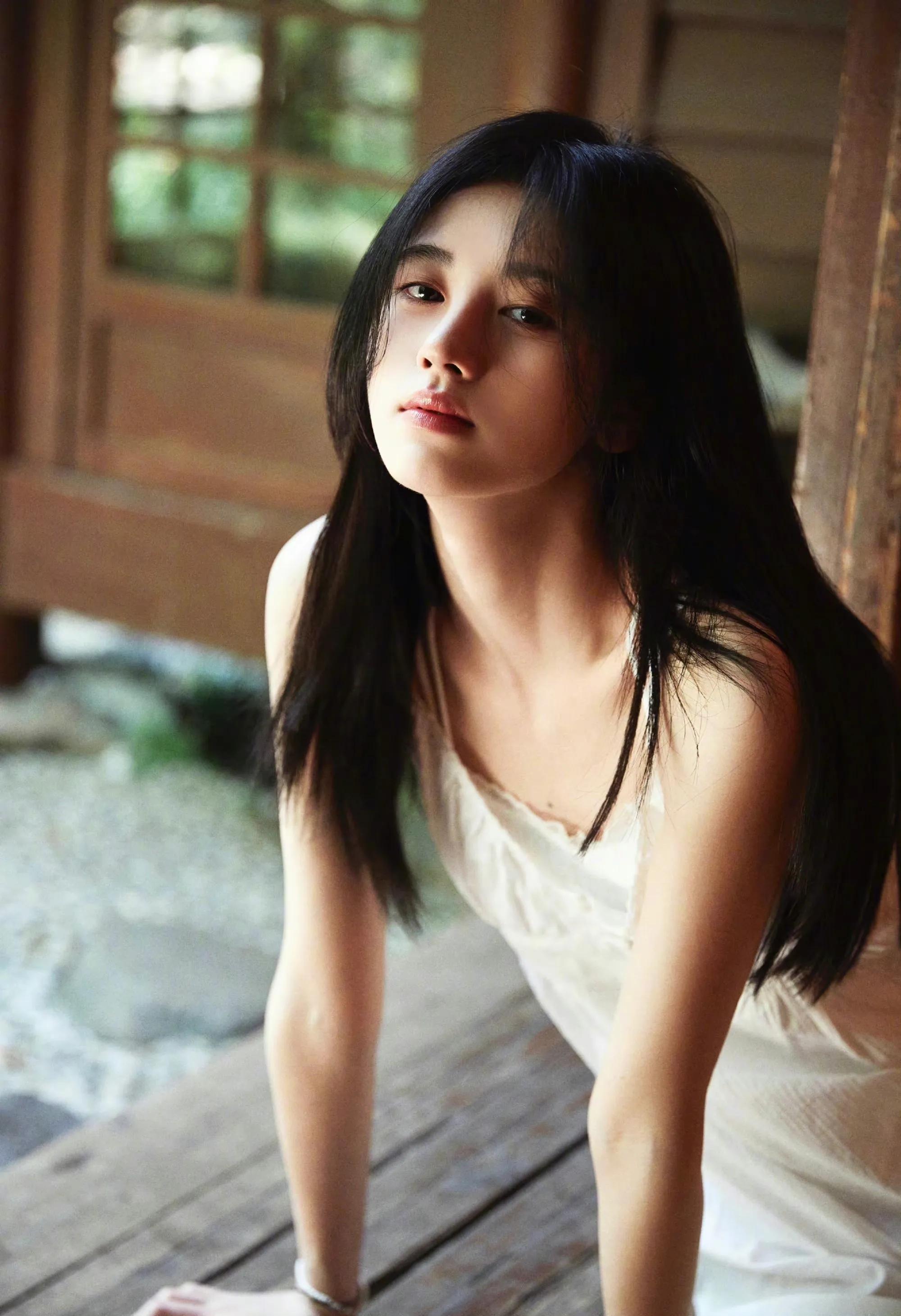 “林间少女”鞠婧祎