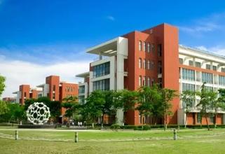 理工类这些高校，入围了国内百强高校名单，华东理工大排名意外