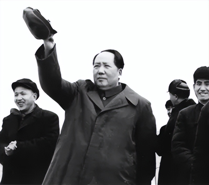 1958年毛主席视察辽宁时，中途两次停车：今天我要完成三件事