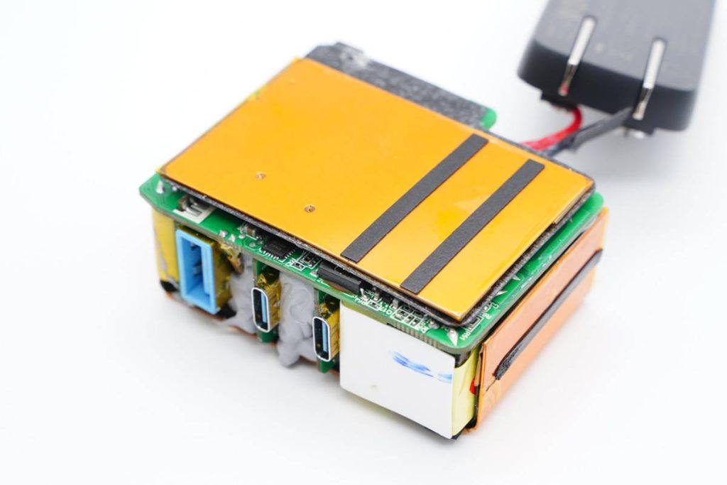 一个顶三个，支持三设备同时快充，安克100W氮化镓超能充拆解