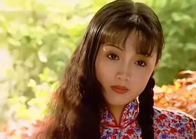 年轻时貌美如花，如今土成大妈，她们经历了什么？