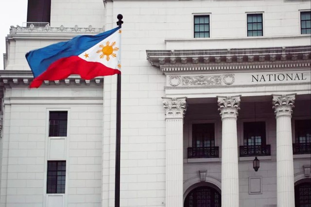 ̨��һ���������⣬��ž���Ҫ�ѱ���Ͷ�䵽̨���Զ�������