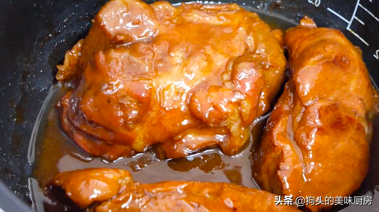 猪肉这样做太香了，整块放电饭锅里，出锅满屋飘香，切片后直接吃