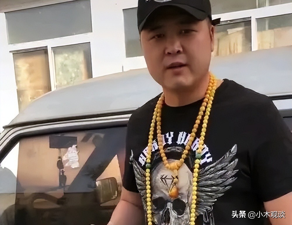 郭德纲的助理王楠在直播间大骂观众不给他上票