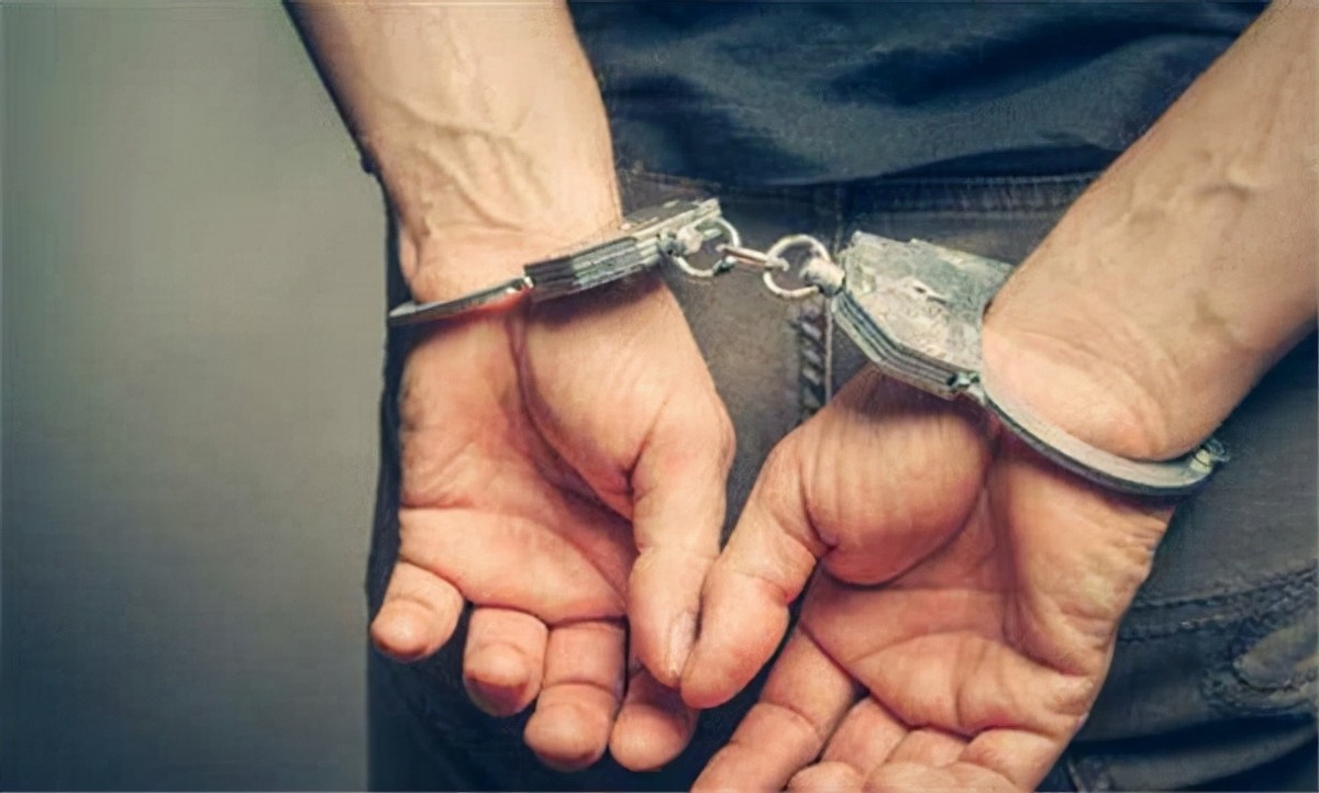 广东陆丰一黑社会落网记：出租车司机开车压死鸡，遭索赔180万