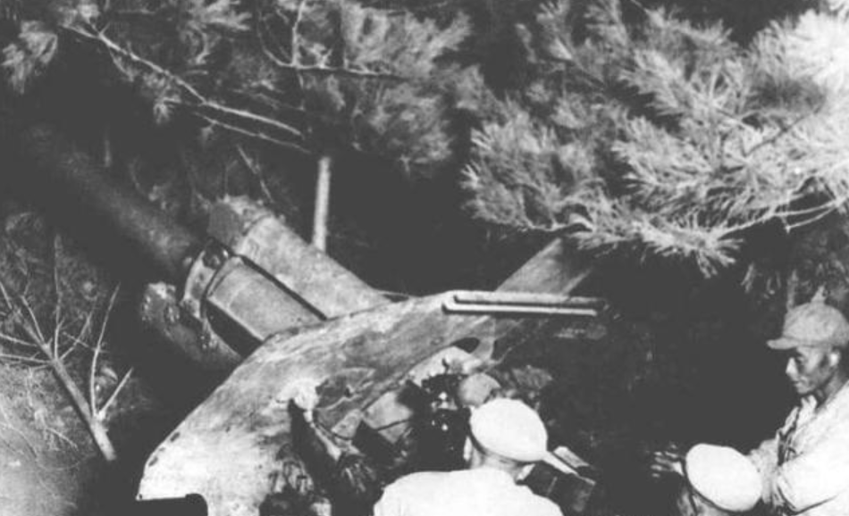 1953��7�£����Ϲ���˾�����ζ��벻����־Ը�������״γ����Լ�