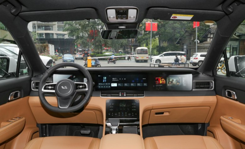 同为增程式SUV，理想ONE和岚图FREE怎么选？