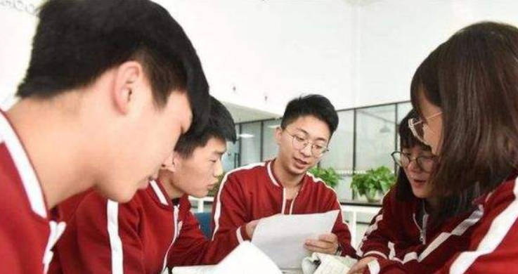 到了高三后半段才明白，补课和不补课的差距，幸好自己选对了