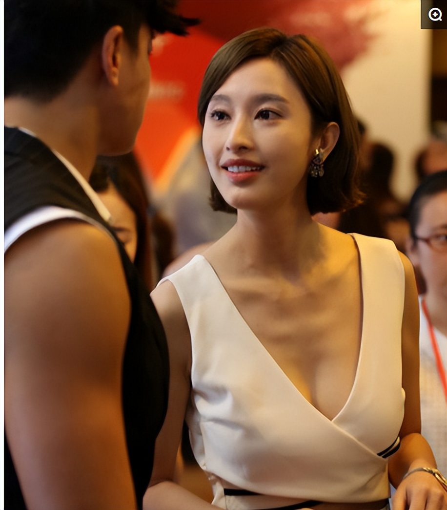 女星衣品—张俪（八）