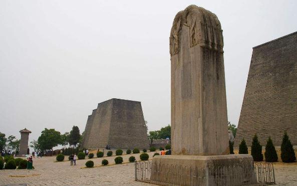 阿房宫与万里长城,秦始皇陵,秦直道并称为"秦始皇的四大工程".