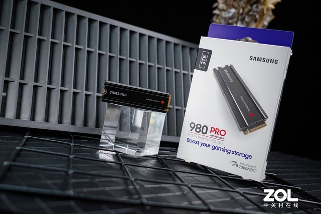 三星980PRO with Heatsink评测：温控魔术师