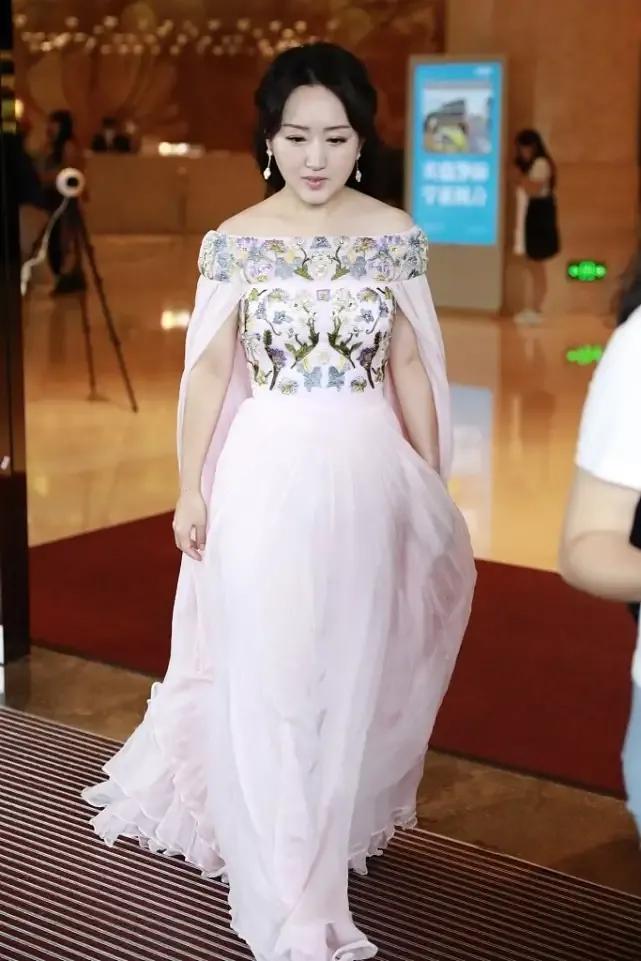 一代歌后杨钰莹