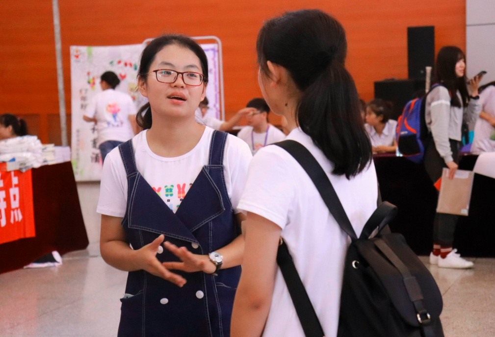 大学生活也有“潜规则”，辅导员基本不会明说，可学生要小心谨慎