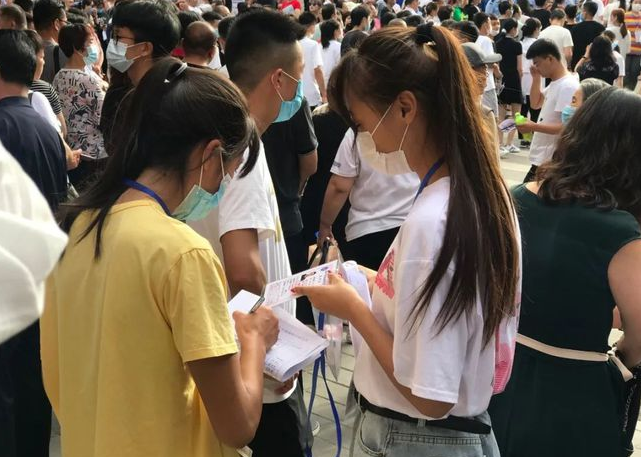 到了高三下学期才明白，补课和不补课的差距，幸好自己选对了