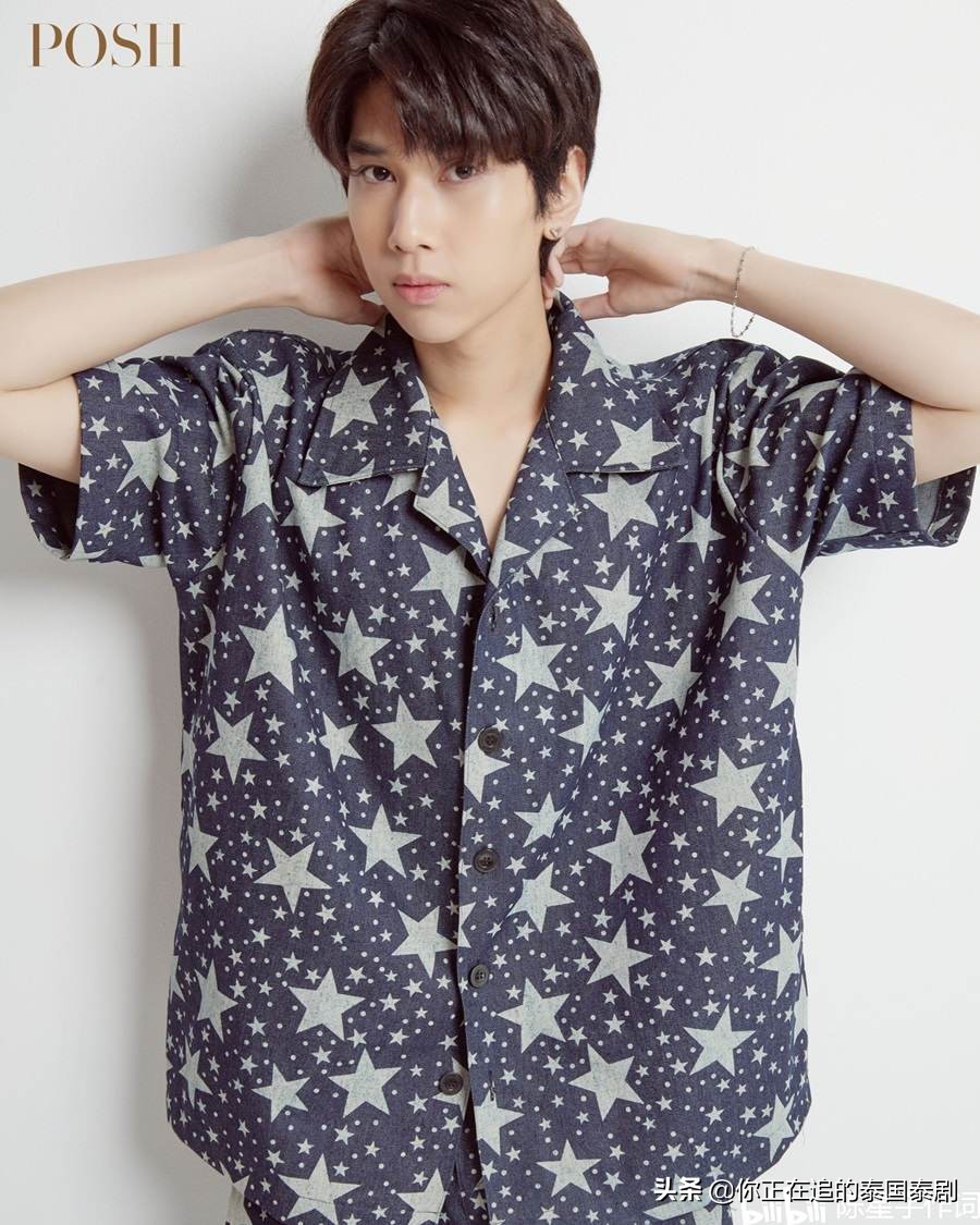 泰剧《星空恋人》钟阿晨JoongArchen和DunkNatachai新杂志少年风