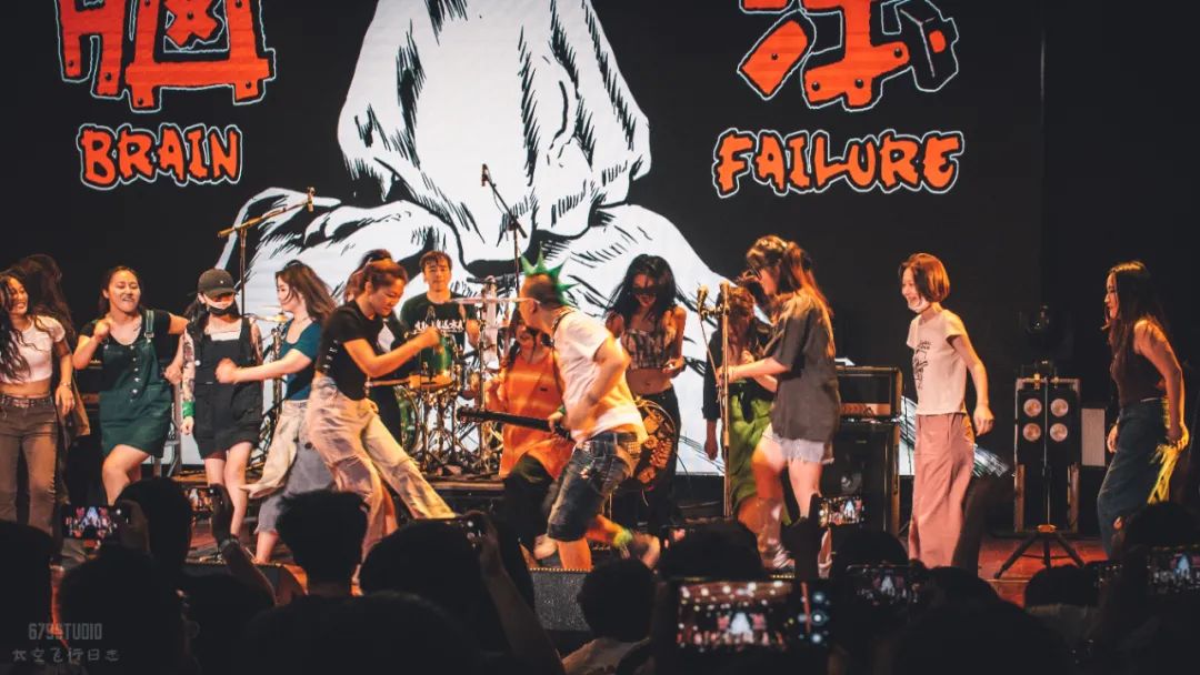 脑浊乐队专访：迟来的巡演，有朋克自远方来