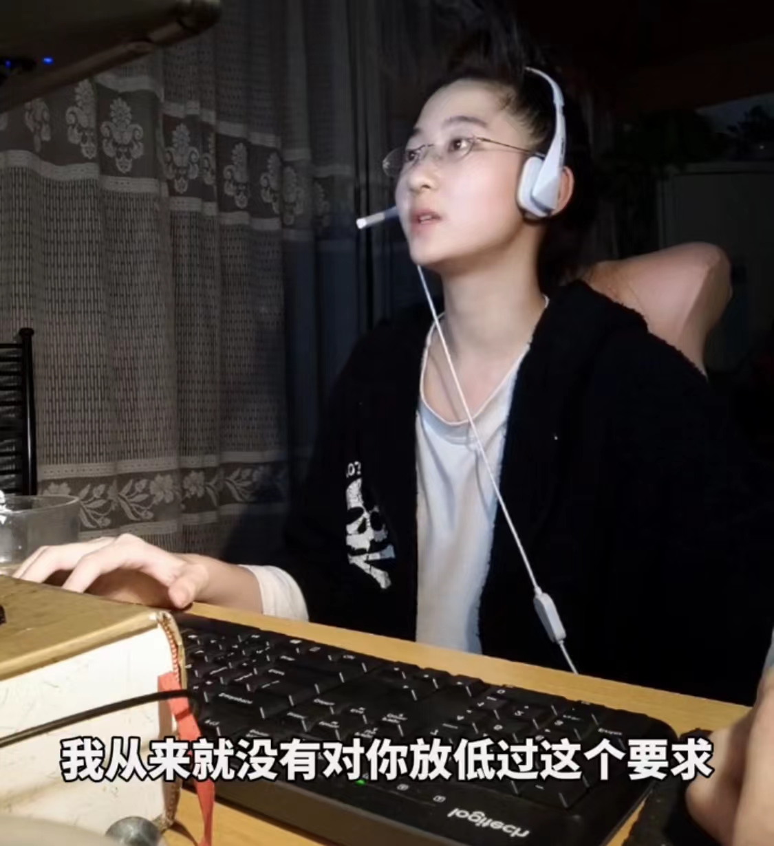 上海高三英语老师走红，代入感太强了，家长：这样的老师来一打